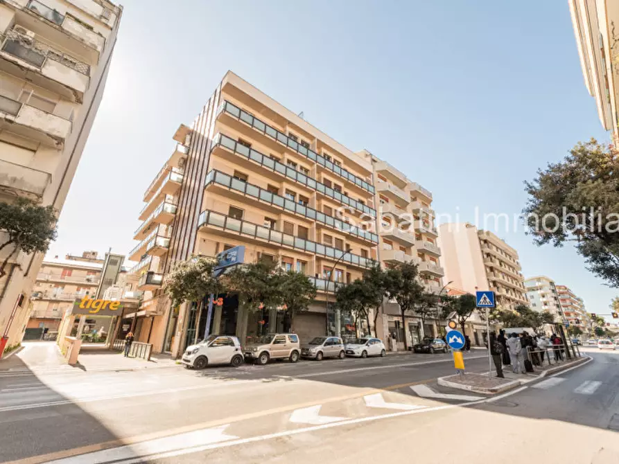 Immagine 2 di Appartamento in vendita  in Viale Marconi, 136 a Pescara