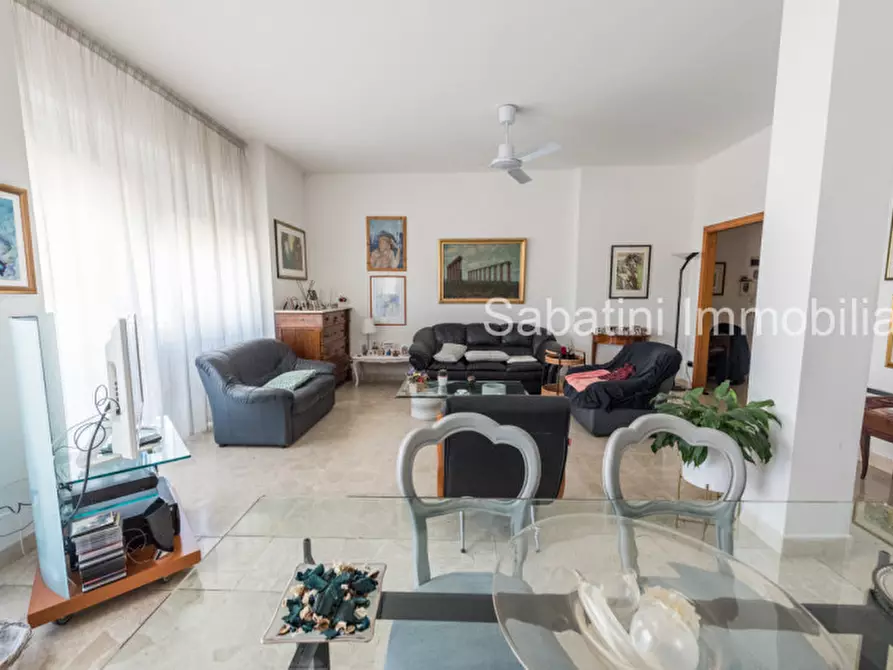 Immagine 7 di Appartamento in vendita  in Viale Marconi, 136 a Pescara