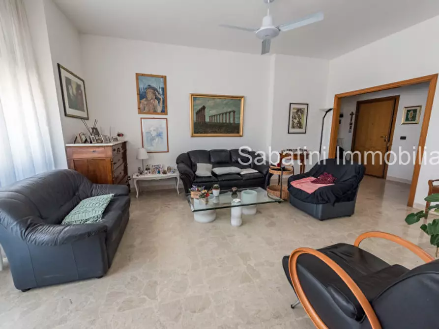 Immagine 8 di Appartamento in vendita  in Viale Marconi, 136 a Pescara