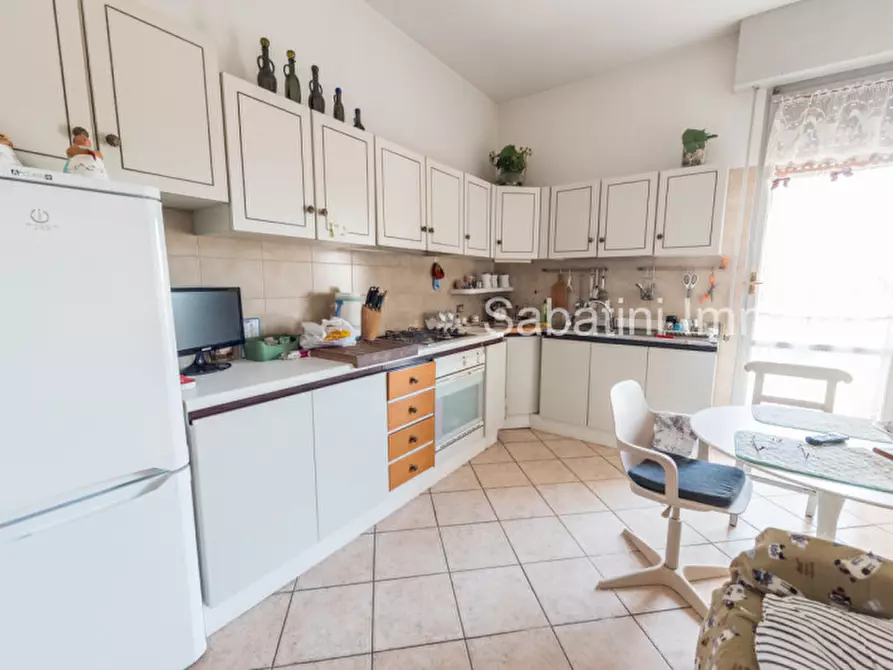 Immagine 11 di Appartamento in vendita  in Viale Marconi, 136 a Pescara