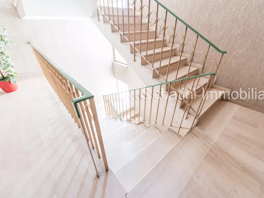 Immagine 35 di Appartamento in vendita  in Viale Marconi, 136 a Pescara