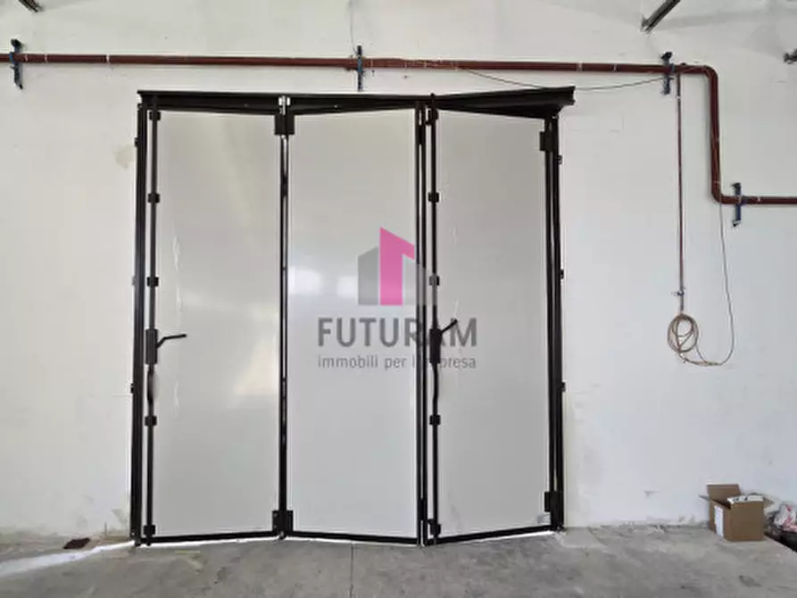 Immagine 1 di Capannone industriale in affitto  in via GIUSEPPE VERDI a Villaga