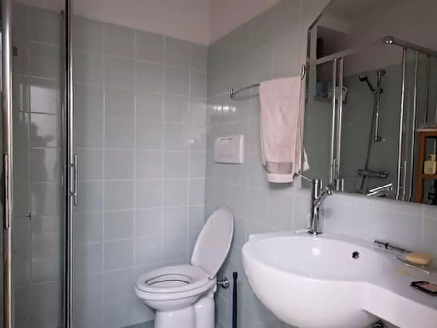 Immagine 4 di Villa in vendita  a Passignano Sul Trasimeno