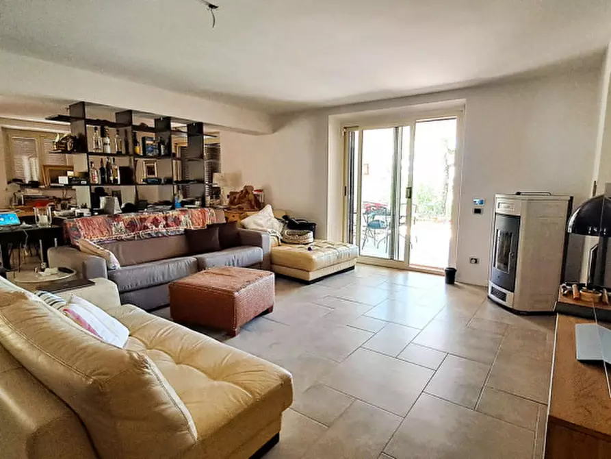 Immagine 7 di Villa in vendita  a Passignano Sul Trasimeno