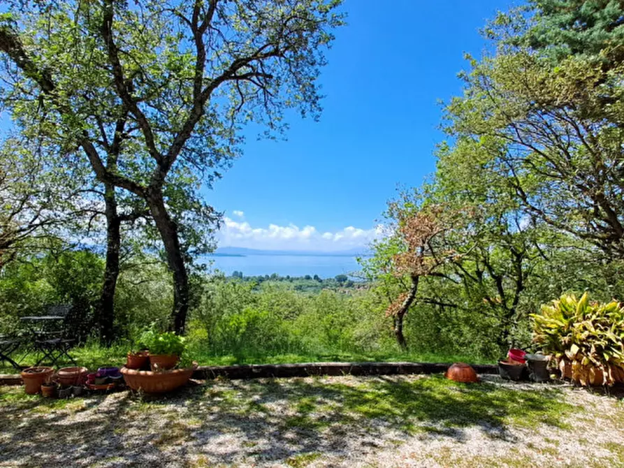 Immagine 9 di Villa in vendita  a Passignano Sul Trasimeno