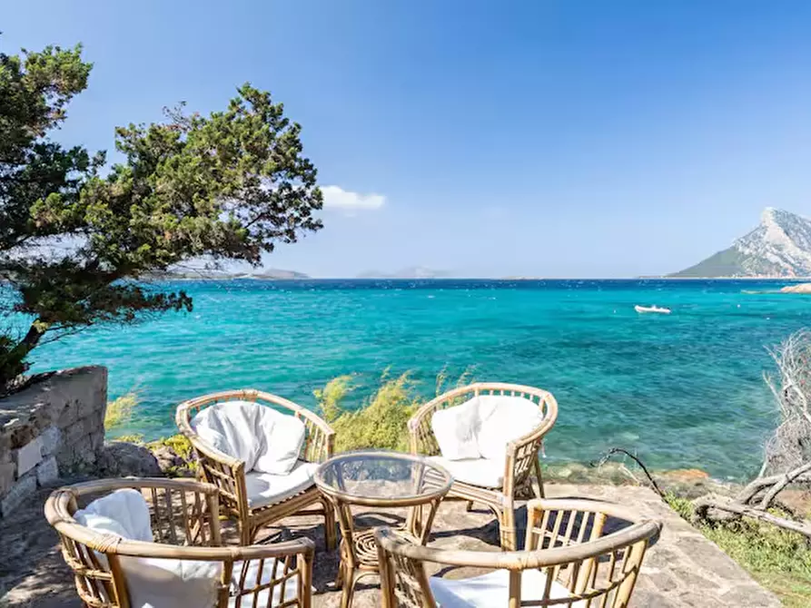 Immagine 2 di Villa in vendita  in Via Cala Girgolu a San Teodoro