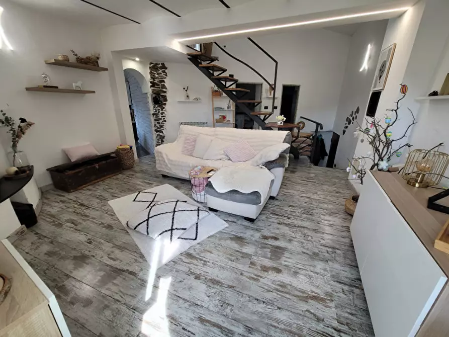Immagine 2 di Appartamento in vendita  in via Cunio a Vado Ligure