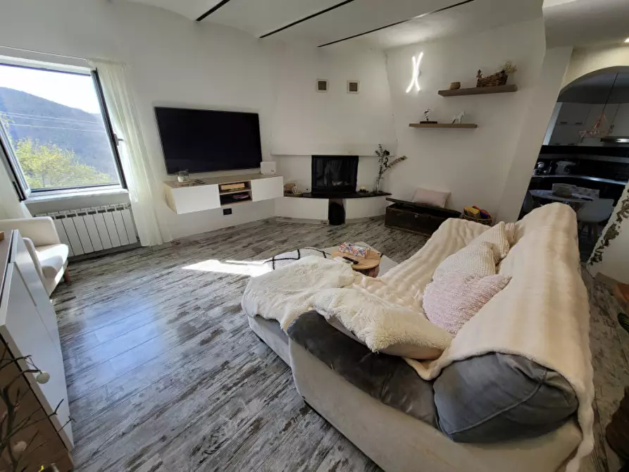 Immagine 3 di Appartamento in vendita  in via Cunio a Vado Ligure