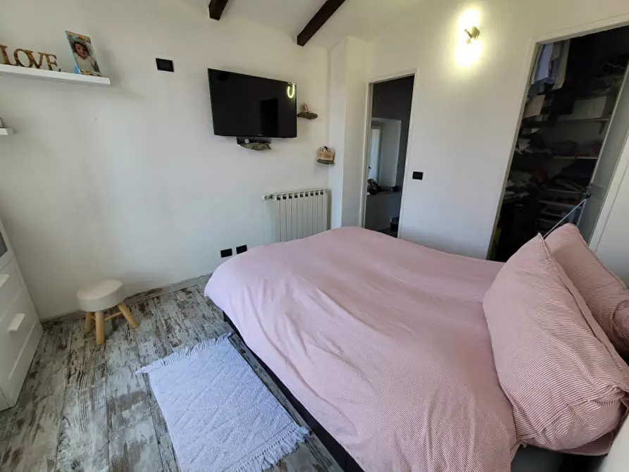 Immagine 15 di Appartamento in vendita  in via Cunio a Vado Ligure