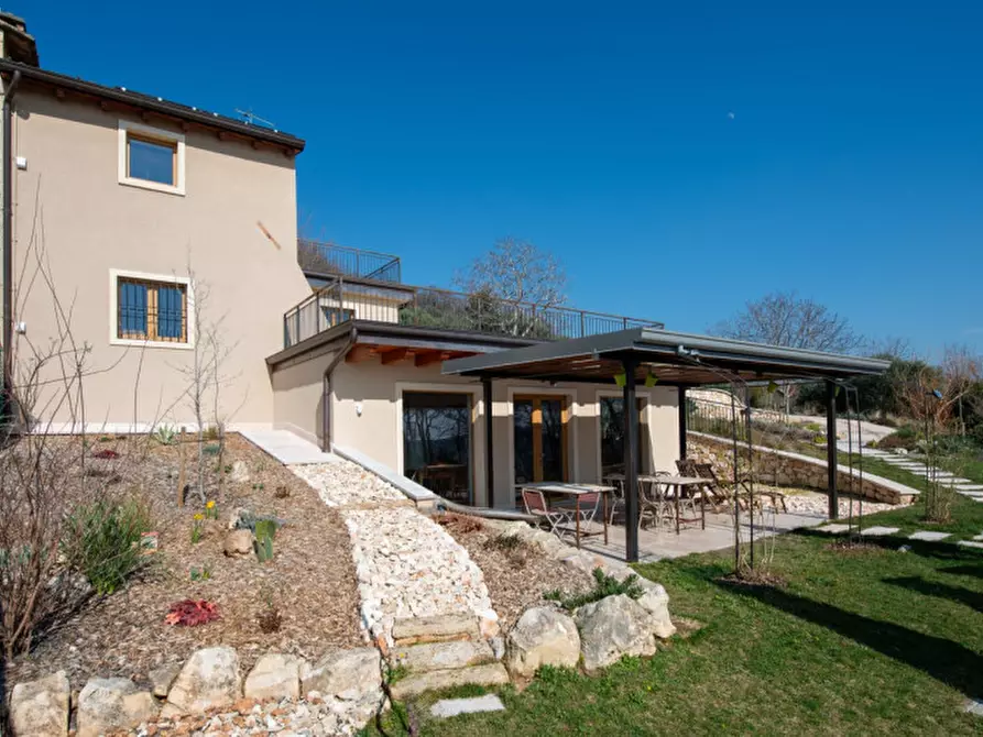 Immagine 6 di Casa indipendente in vendita  in Contrada Maroni 5 A a Verona