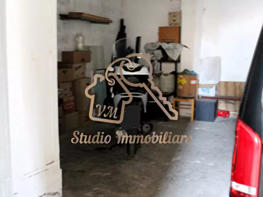 Immagine 4 di Garage in vendita  in Via Dell'Oratorio Damasiano, 13 a Roma