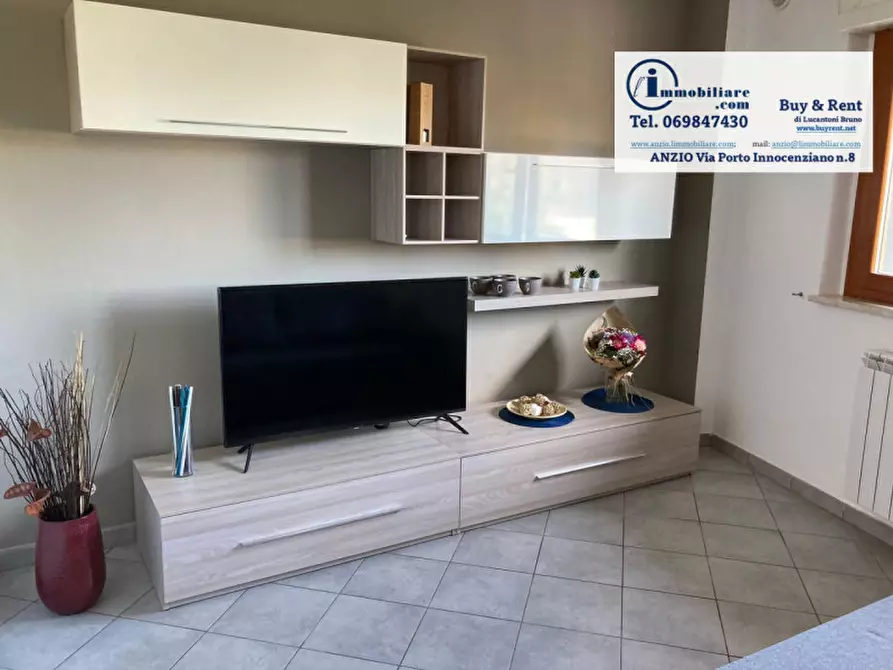 Immagine 2 di Appartamento in vendita  in via Santa Maria a Nettuno