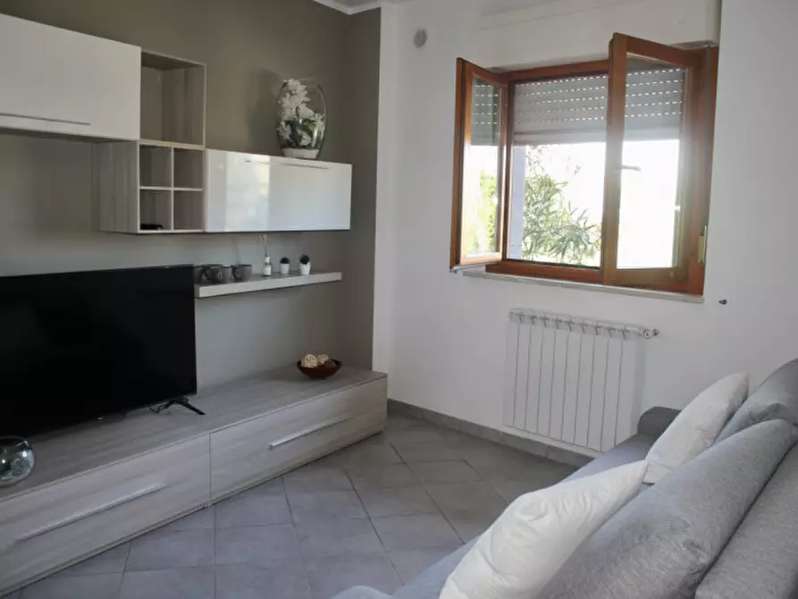 Immagine 4 di Appartamento in vendita  in via Santa Maria a Nettuno
