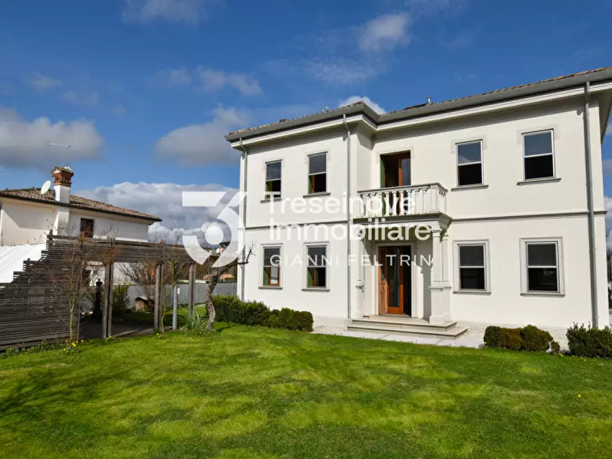 Immagine 1 di Villa in vendita  in Via Piave a Caerano Di San Marco