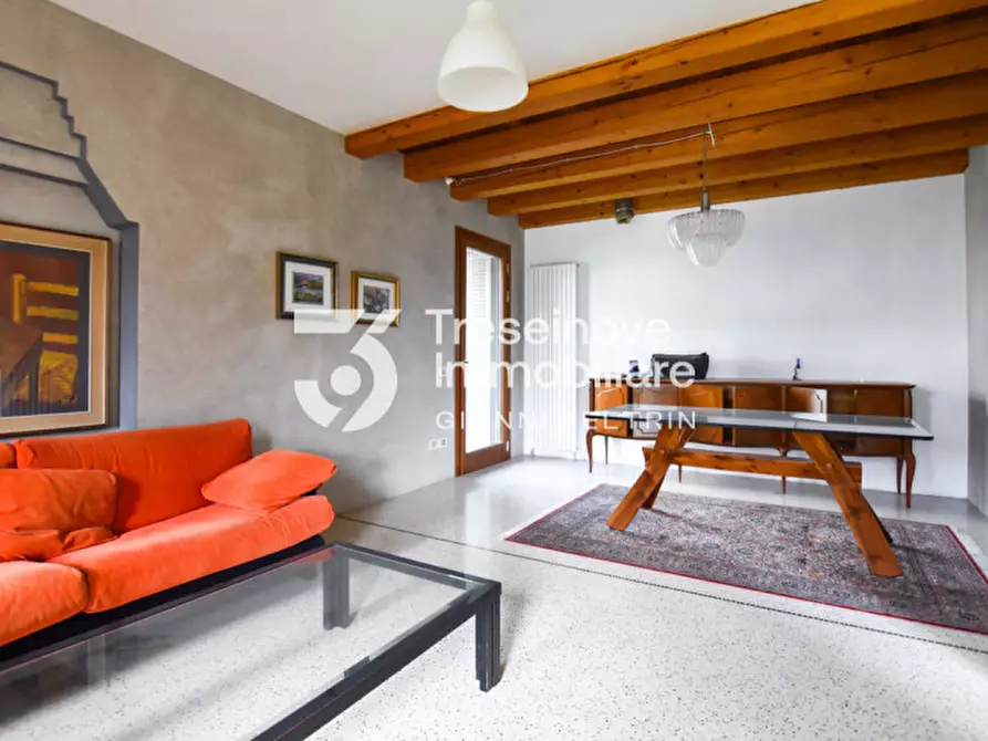 Immagine 2 di Villa in vendita  in Via Piave a Caerano Di San Marco