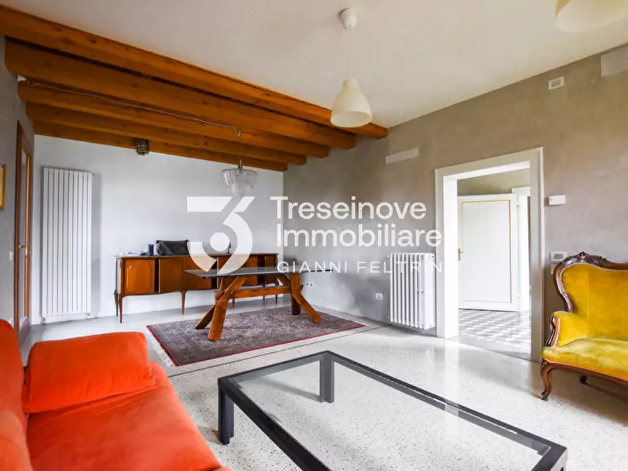 Immagine 3 di Villa in vendita  in Via Piave a Caerano Di San Marco