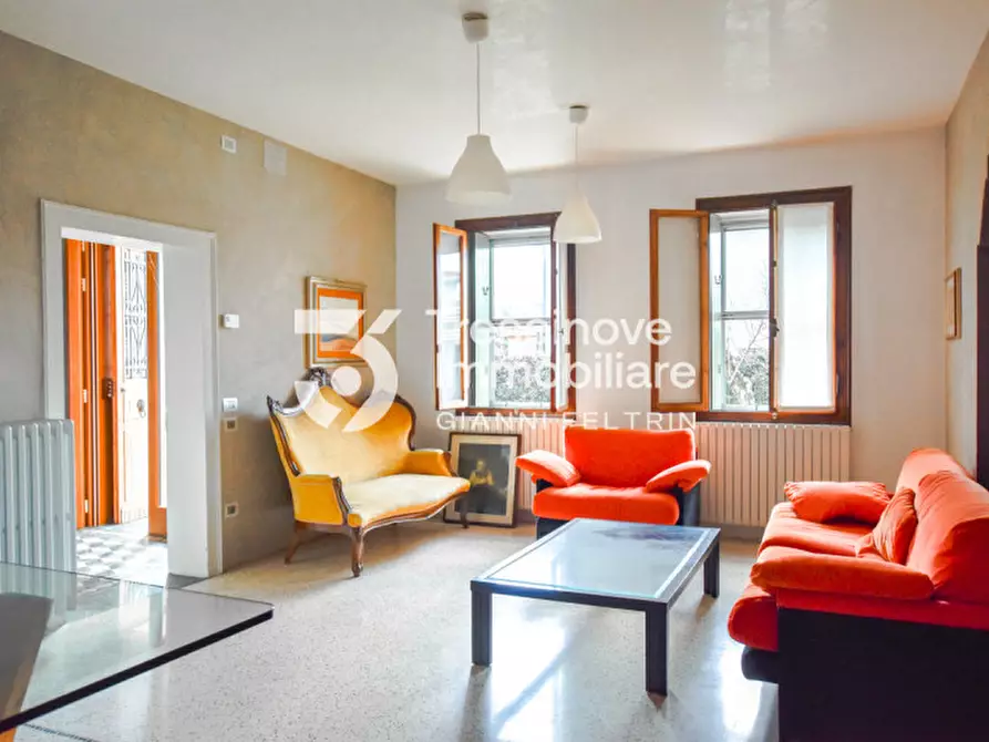 Immagine 4 di Villa in vendita  in Via Piave a Caerano Di San Marco