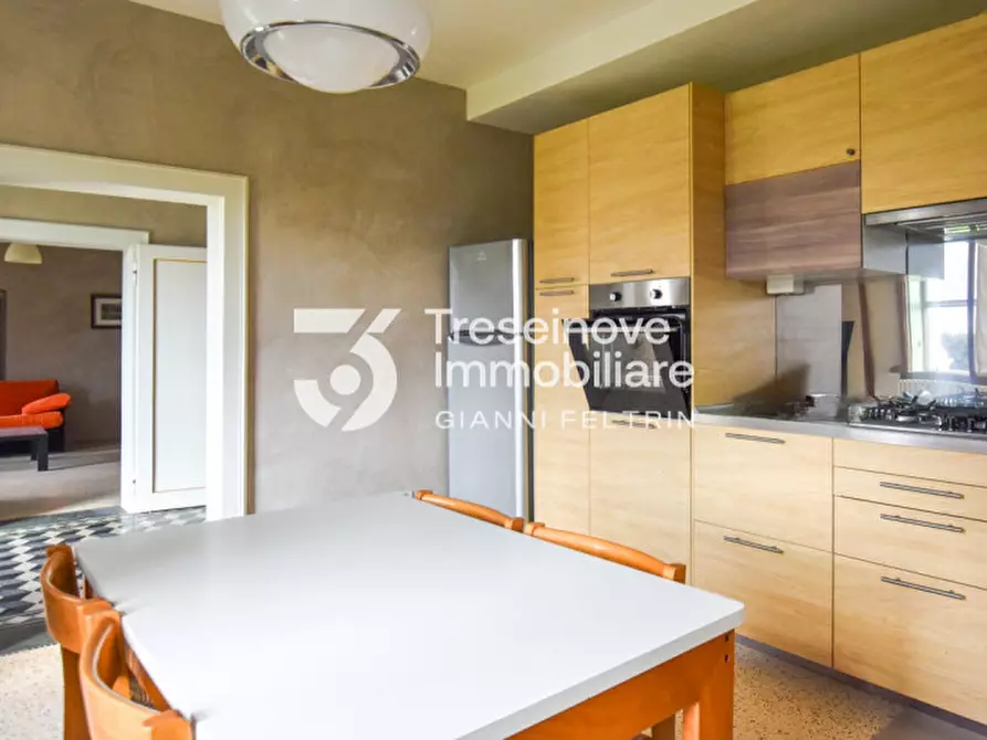 Immagine 9 di Villa in vendita  in Via Piave a Caerano Di San Marco