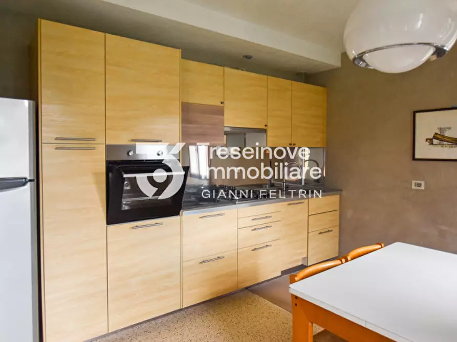 Immagine 12 di Villa in vendita  in Via Piave a Caerano Di San Marco