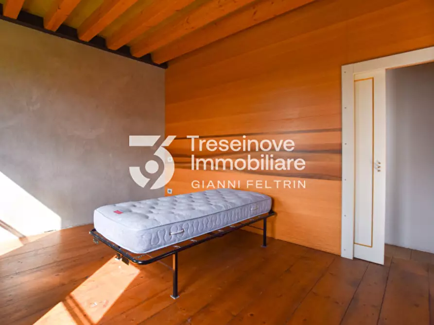 Immagine 13 di Villa in vendita  in Via Piave a Caerano Di San Marco