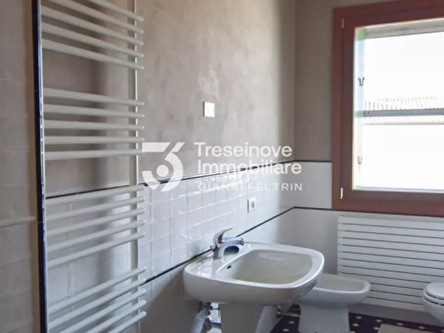 Immagine 21 di Villa in vendita  in Via Piave a Caerano Di San Marco