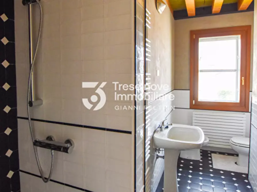 Immagine 22 di Villa in vendita  in Via Piave a Caerano Di San Marco