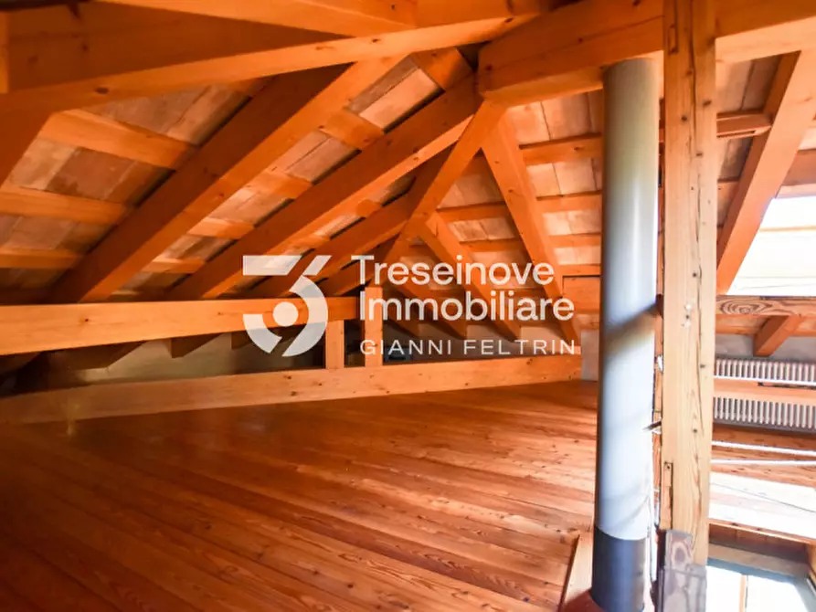 Immagine 28 di Villa in vendita  in Via Piave a Caerano Di San Marco