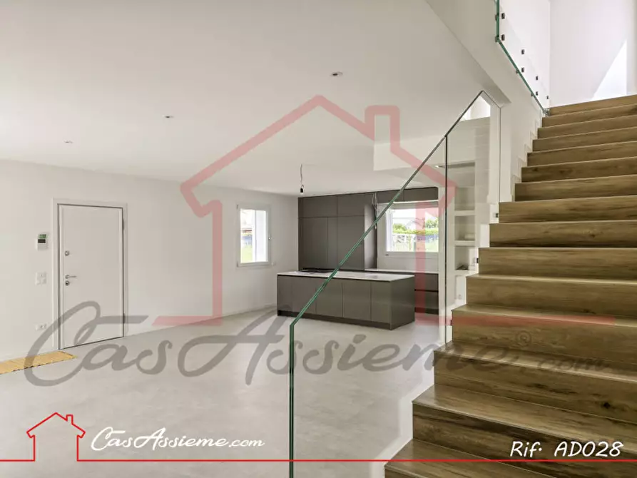 Immagine 9 di Casa bifamiliare in vendita  a Rossano Veneto