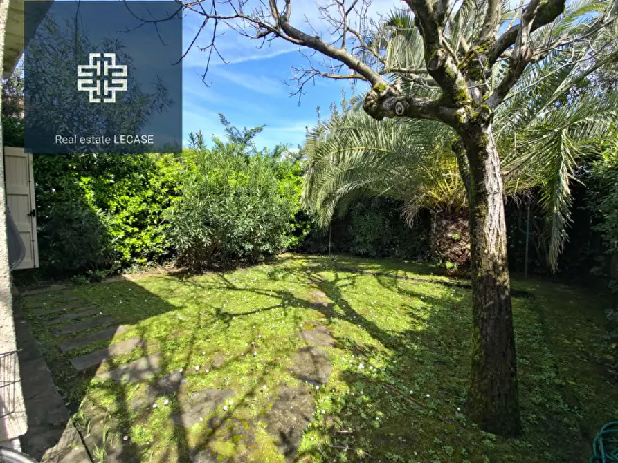 Immagine 3 di Villa in vendita  in Via Marco Polo a Forte Dei Marmi