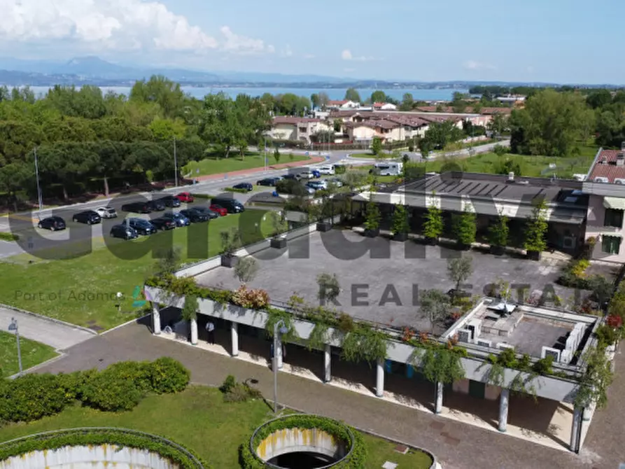 Immagine 6 di Negozio in vendita  in Piazza Virgilio a Sirmione