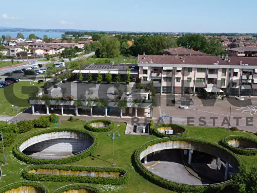 Immagine 7 di Negozio in vendita  in Piazza Virgilio a Sirmione