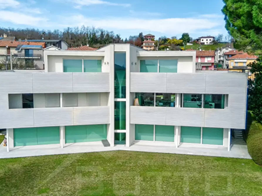 Immagine 1 di Villa in vendita  in Via Giovanni Zanetta 9 a Romagnano Sesia