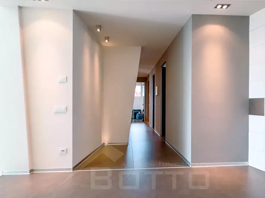 Immagine 30 di Villa in vendita  in Via Giovanni Zanetta 9 a Romagnano Sesia