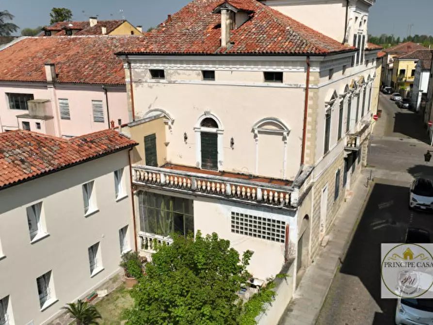 Immagine 3 di Palazzo in vendita  in via nazario sauro a Montagnana