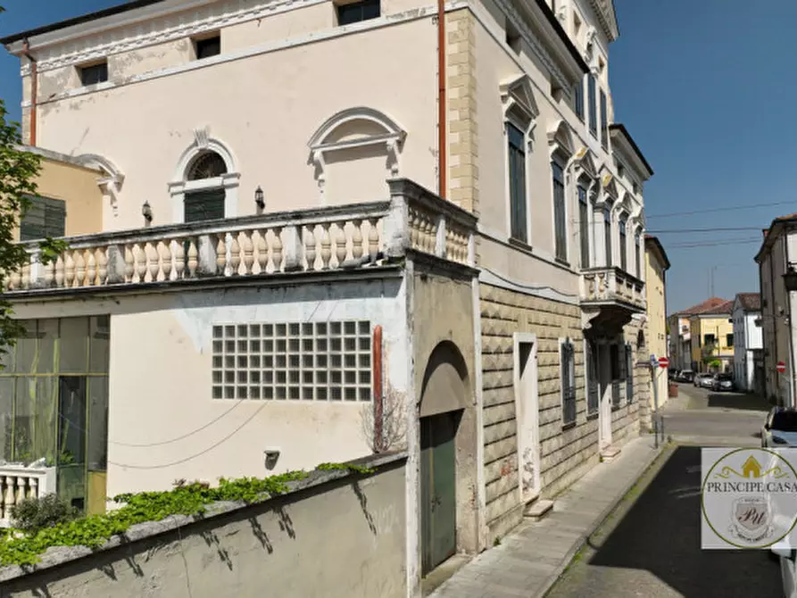 Immagine 4 di Palazzo in vendita  in via nazario sauro a Montagnana