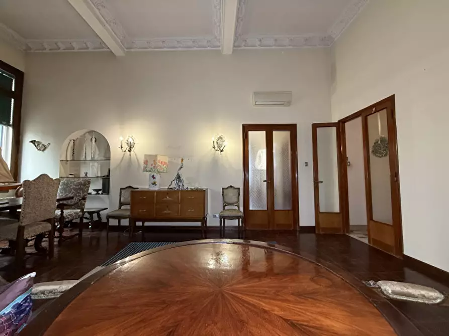 Immagine 10 di Palazzo in vendita  in via nazario sauro a Montagnana