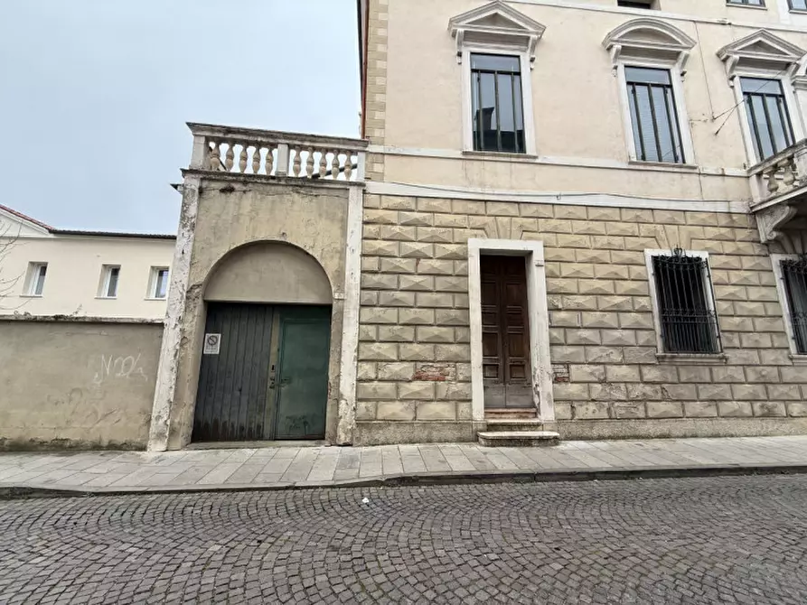 Immagine 48 di Palazzo in vendita  in via nazario sauro a Montagnana