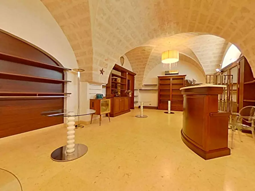 Immagine 2 di Attività commerciale in affitto  in NIKA a Fasano