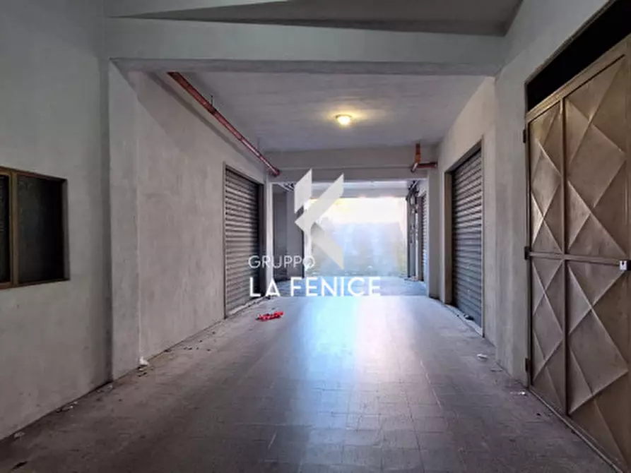 Immagine 2 di Magazzino in vendita  in via Federico II a Locorotondo