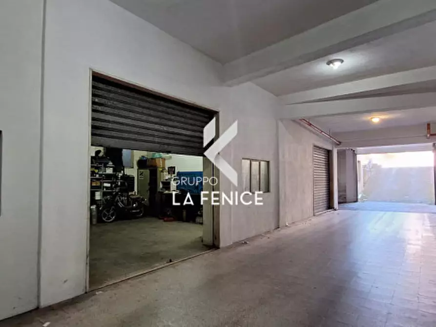 Immagine 7 di Magazzino in vendita  in via Federico II a Locorotondo