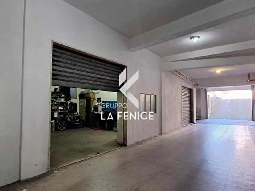 Immagine 8 di Magazzino in vendita  in via Federico II a Locorotondo