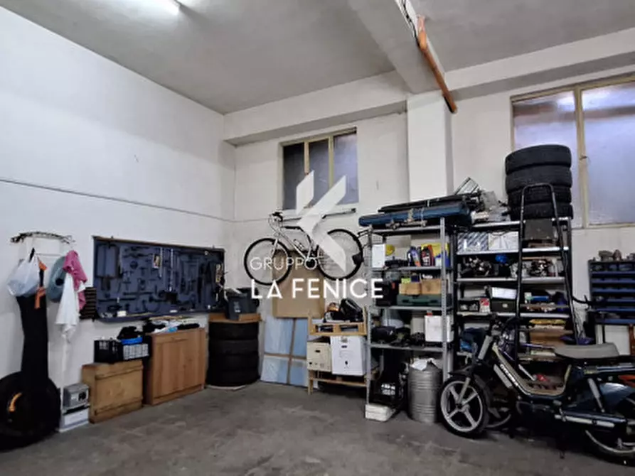 Immagine 10 di Magazzino in vendita  in via Federico II a Locorotondo