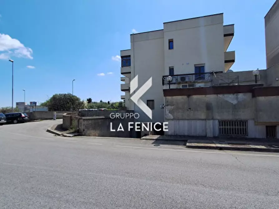 Immagine 18 di Magazzino in vendita  in via Federico II a Locorotondo