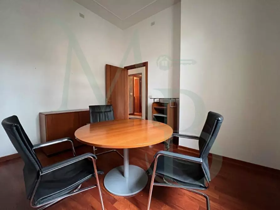 Immagine 2 di Ufficio in affitto  a Padova