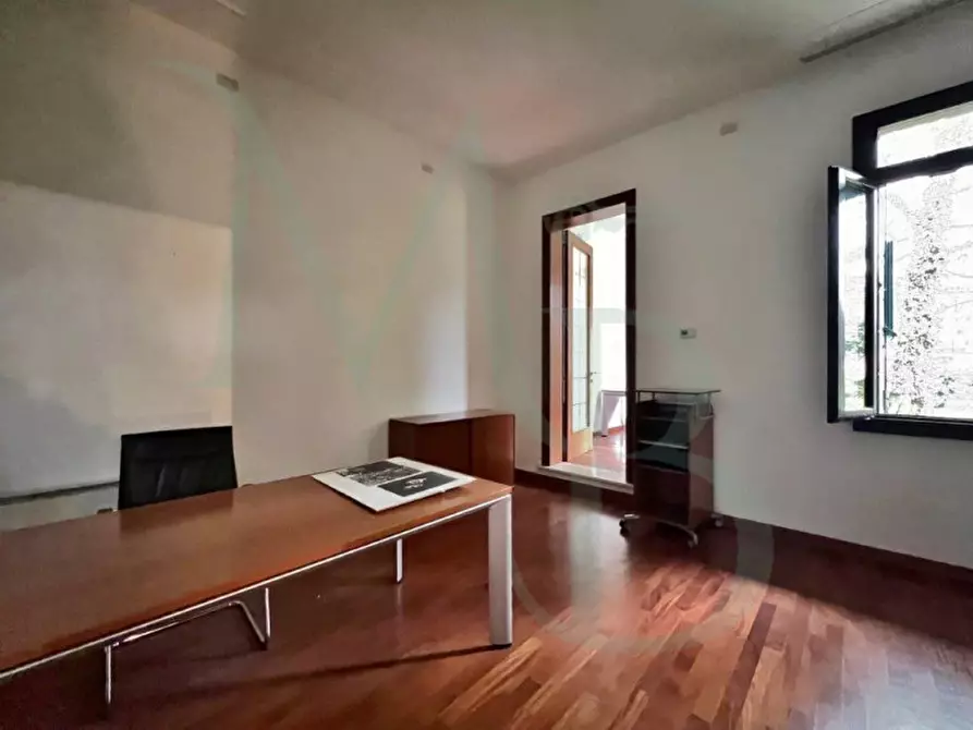 Immagine 9 di Ufficio in affitto  a Padova