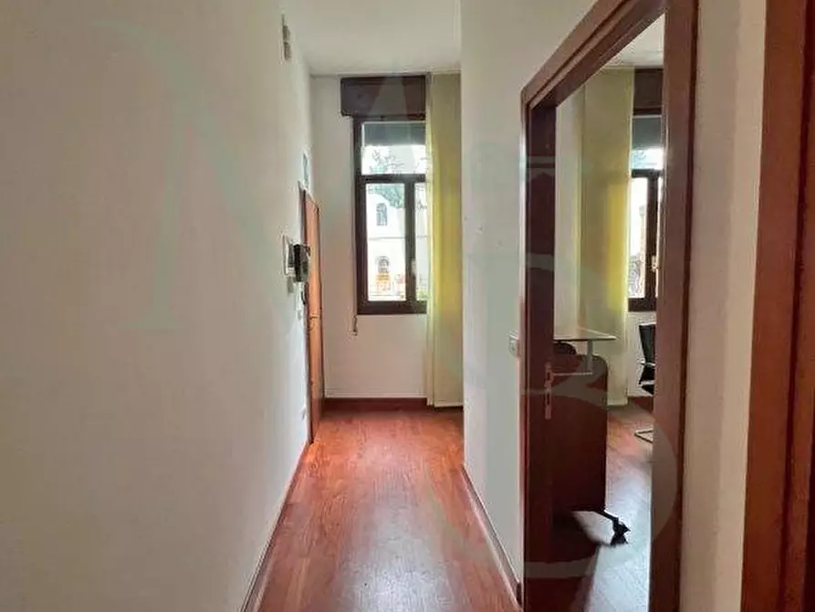 Immagine 10 di Ufficio in affitto  a Padova