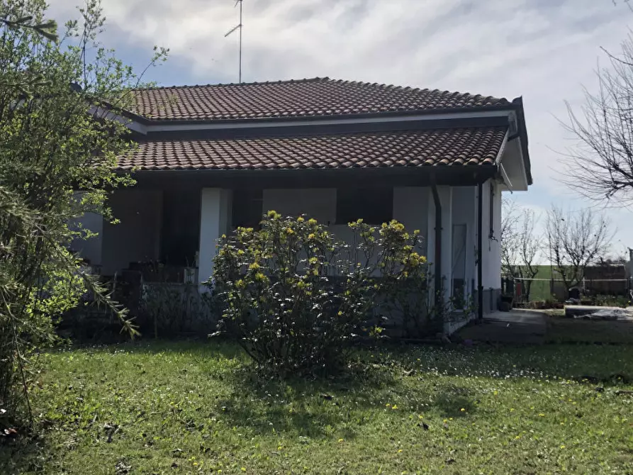 Immagine 2 di Villa in vendita  in Strada Collina Ronzone   14/A a Casale Monferrato