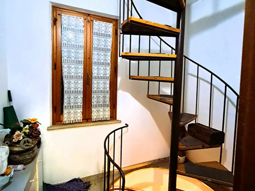 Immagine 7 di Casa indipendente in vendita  a Tuoro Sul Trasimeno