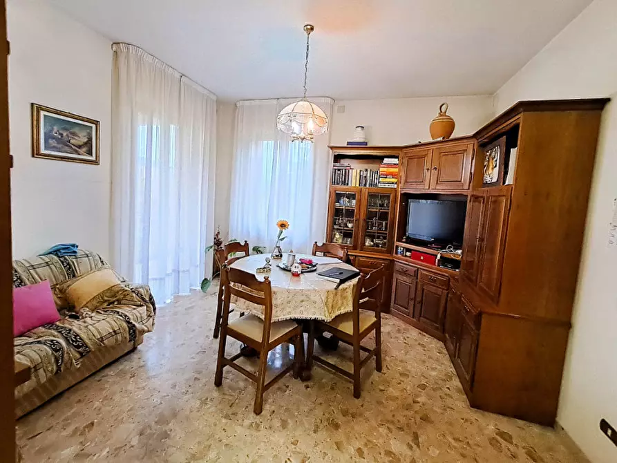 Immagine 8 di Casa indipendente in vendita  a Tuoro Sul Trasimeno