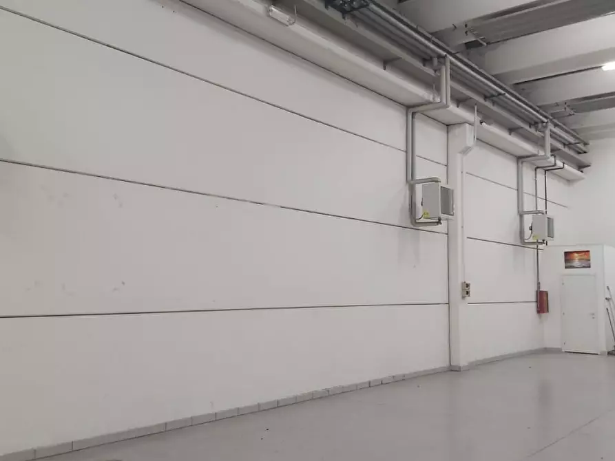 Immagine 6 di Capannone industriale in vendita  a Padova